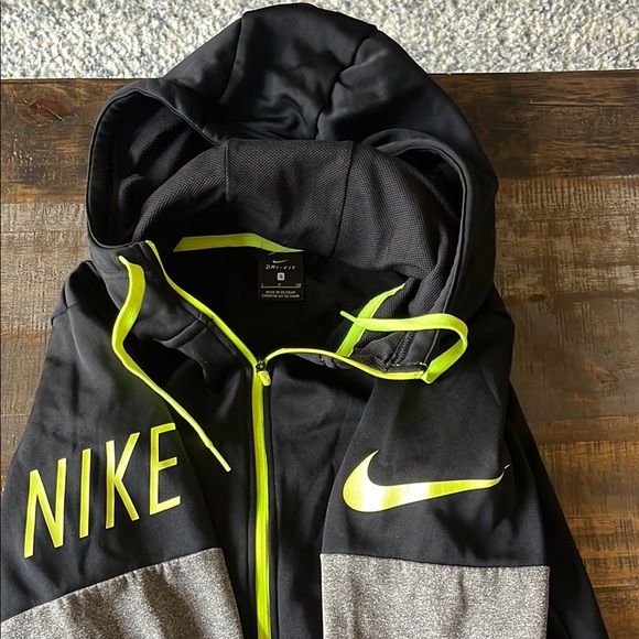 Nike Black and Gray Women's Jacket - Picture 1 of 4